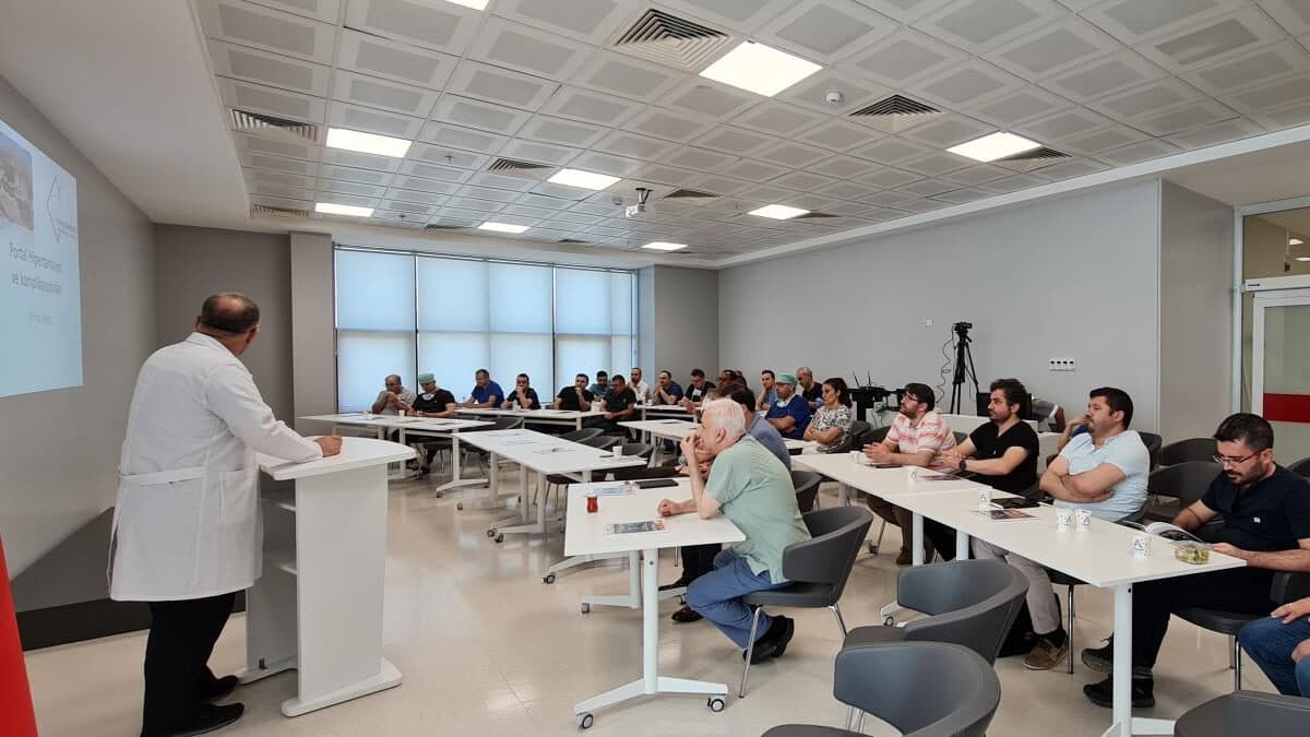Karaciğer Nakli Öncesi Portal Hipertansiyon Yönetimi Konulu Seminer Gerçekleştirildi