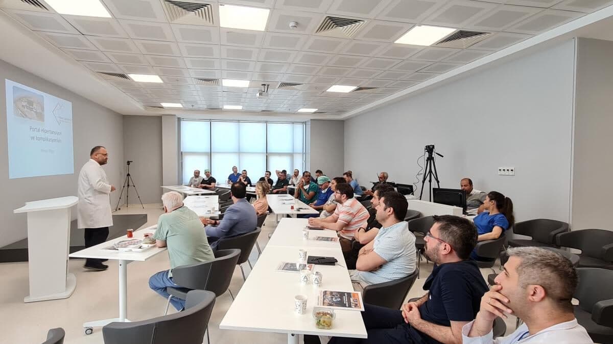 Karaciğer Nakli Öncesi Portal Hipertansiyon Yönetimi Konulu Seminer Gerçekleştirildi